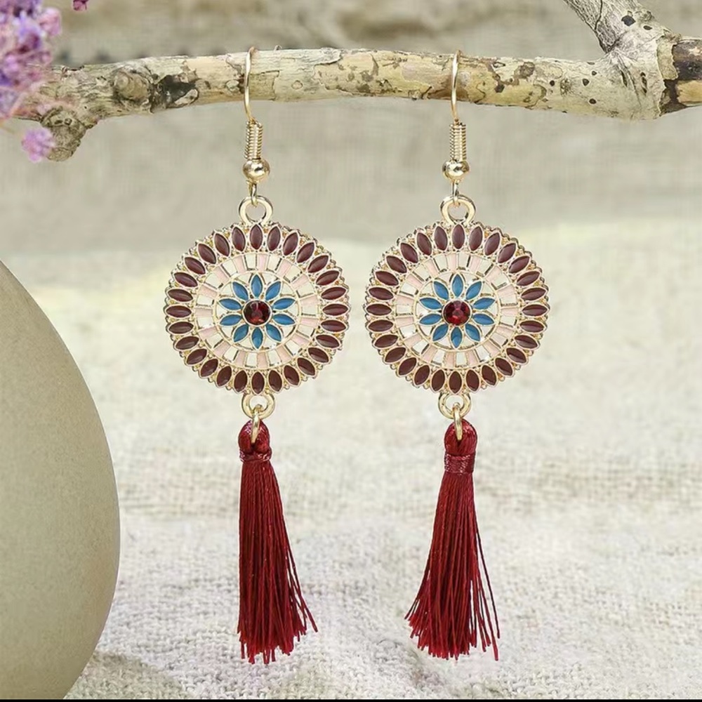 💜New Gold-tone Boho Earrings-dangling circle - red & blue stones and red tassel